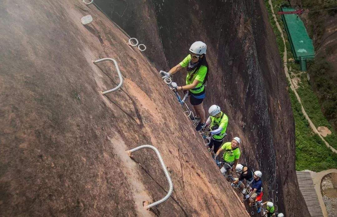 企業(yè)團(tuán)建去哪兒玩呢？戶外飛拉達(dá)主題團(tuán)建